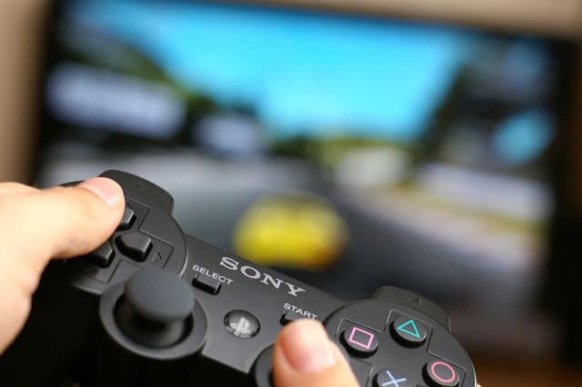 Jak łatwo połączyć kontroler PS3 z komputerem PC: poradnik