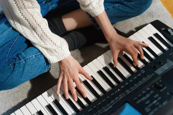 Jak nauczyć się gry na keyboardzie: kompletny poradnik od zera